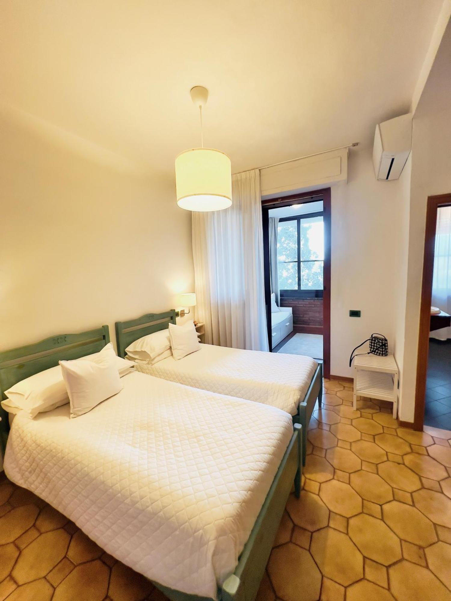 Villa Lavinia B&B Montescudaio Szoba fotó