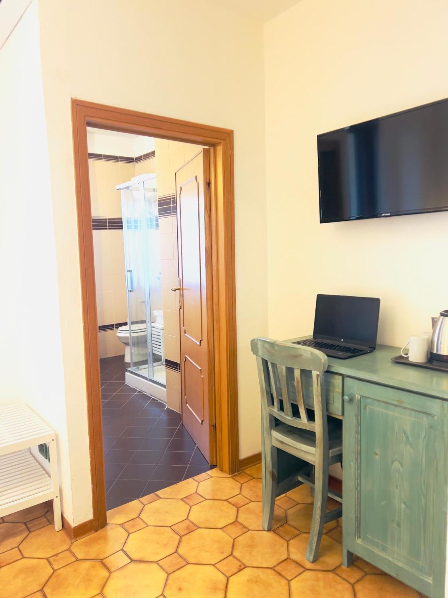Villa Lavinia B&B Montescudaio Szoba fotó